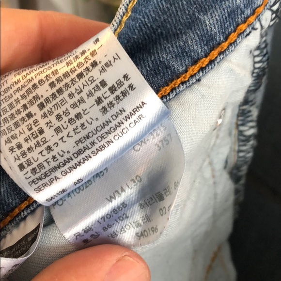 Very well worn Levi’s 510 skinny jeans. 34x30 - Picture 12 of 13
